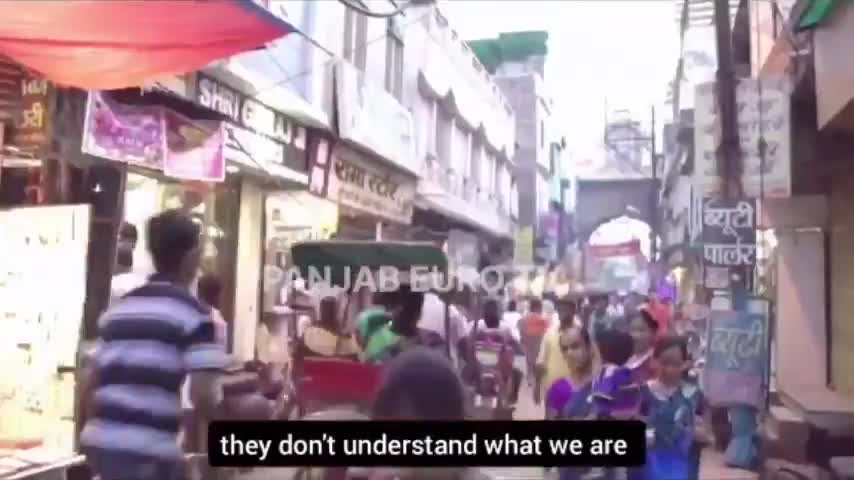 Τρανς απ’το Πακιστάν δίνει συνέντευξη σε Πακιστανό δημοσιογράφο στο Ελλαδιστάν