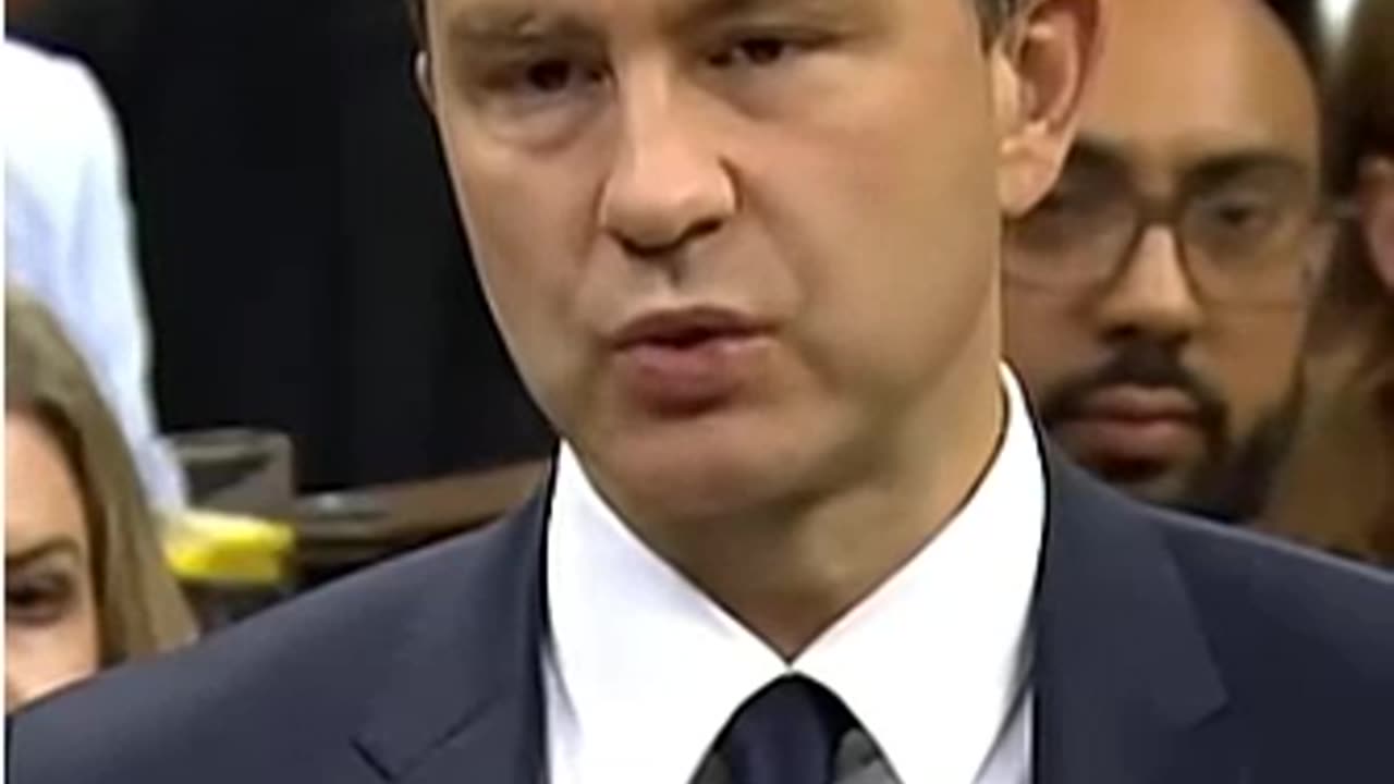 Pierre Poilievre tears Liberal MP a "New One"🍁