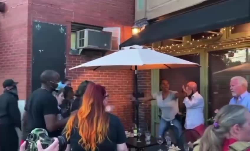 🔴ANTIFA & BLM ATTACK THE RESTAURANT | ANTIFA & BLM TẤN CÔNG NHÀ HÀNG