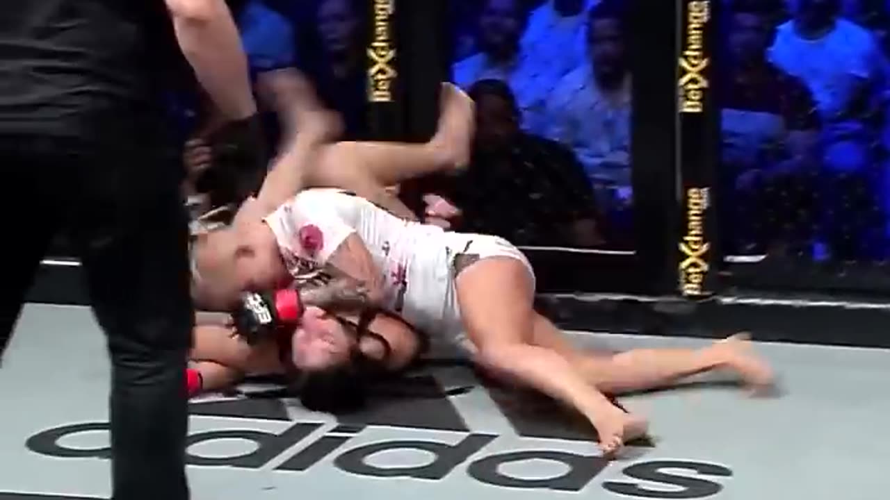 CRAZIEST WOMEN UFC FIGHT