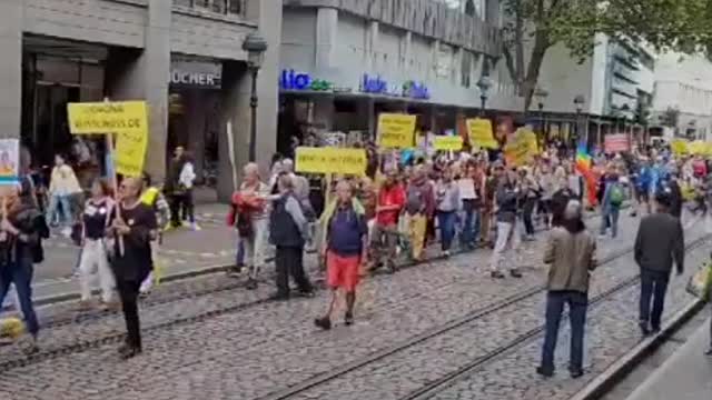 Germany: Huge anti government and globalism protests (Sept. 10, 2022)