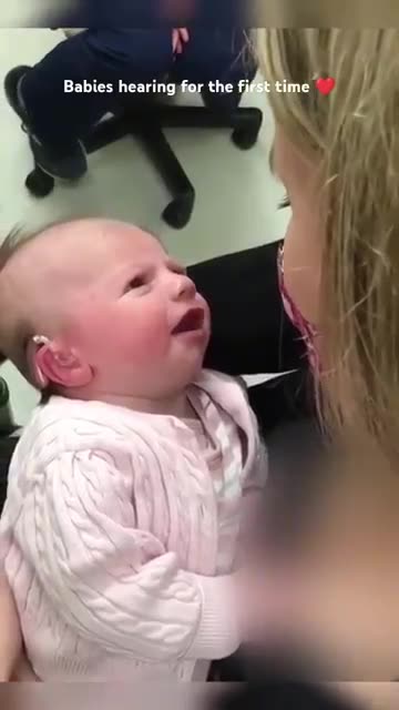 HERMOSAS REACCIONES DE BEBES CUANDO ESCUCHAN POR PRIMERA VEZ A SUS PAPITOS