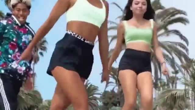 Shuffle dancers