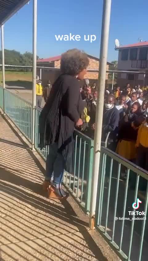 We need more teachers like this in the world.