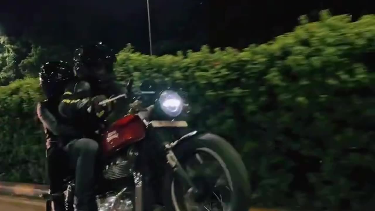 Continental gt 650 with girlfriend