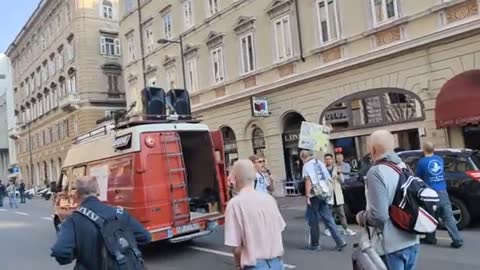 Massive protests in Rome demanding an end to Italy's participation in NATO