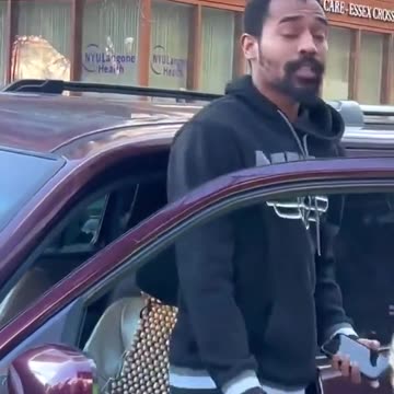 Father Confronts pro-Palestine Protesters blockading Williamsburg Bridge