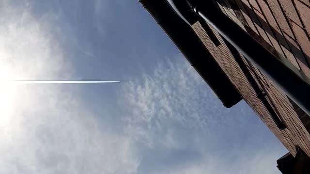 Chemtrailing - 6 chemtrails in minutes of each other prt 2