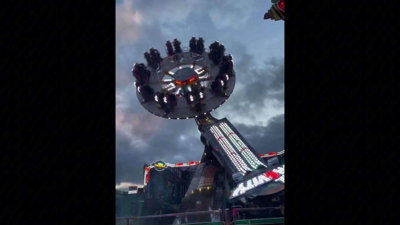 Final Destination comes to mind seeing this 🤯