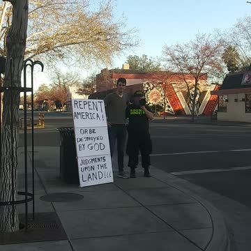 CRAZY JESUS GUY PREACHING THE TRUTH TO REPENT