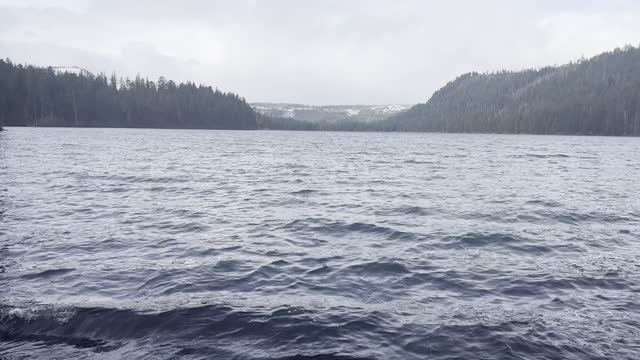 A Very Epic Mountain Lake Bench – Suttle Lake – Central Oregon – 4K