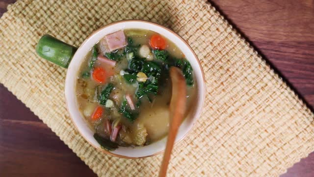 Creamy 15 Bean Soup | Bean soup with kale and ham