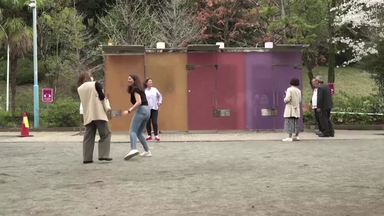 Public toilets become a tourist draw in Tokyo