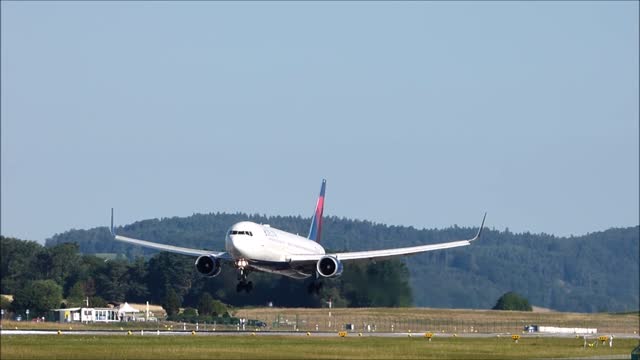 Plane landing