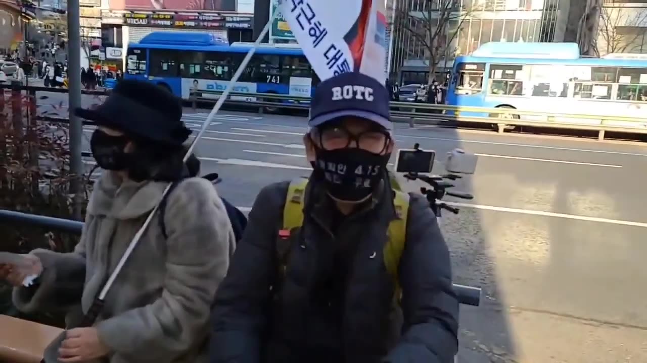 20210302_V3_S03(C437Dl7Lu-4)애국 유튜브 화이팅! 재검표 언제 해_ 강남역에서