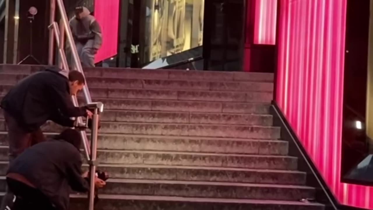 #MON🔥 Dee Collins