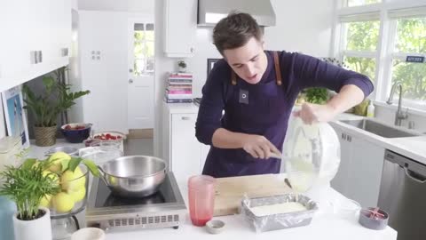 Brush the rum sugar water fully on a cake slice