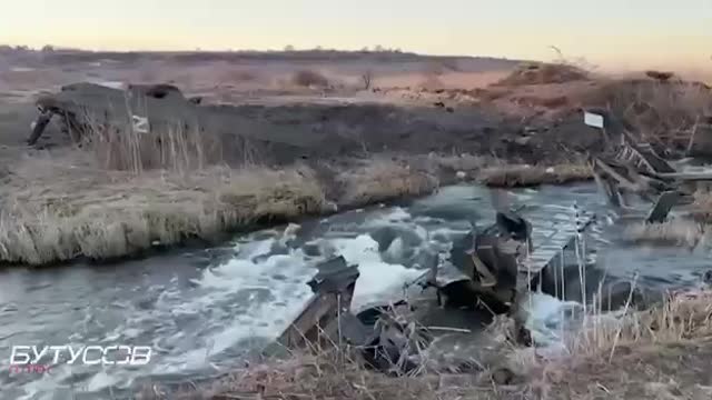 Russian tanks having some trouble crossing the Don river