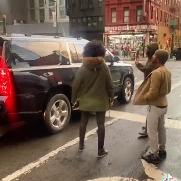NY Mayor Can’t Walk the Streets of His Own City