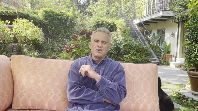 Robert F. Kennedy Jr. über die „Zulassung“ des BioNTech/Pfizer „Impfstoffs“ in den USA