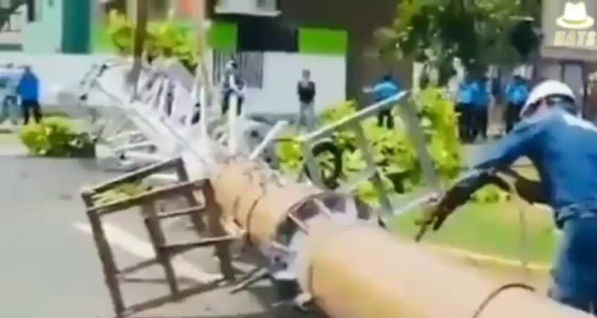 Authorities in Peru remove 5G antennas due to the health risks.