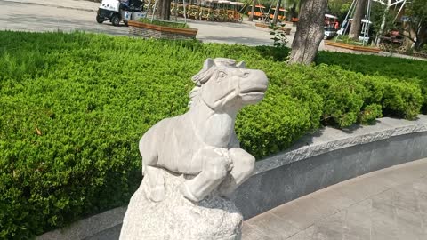 This pony sculpture is so cute