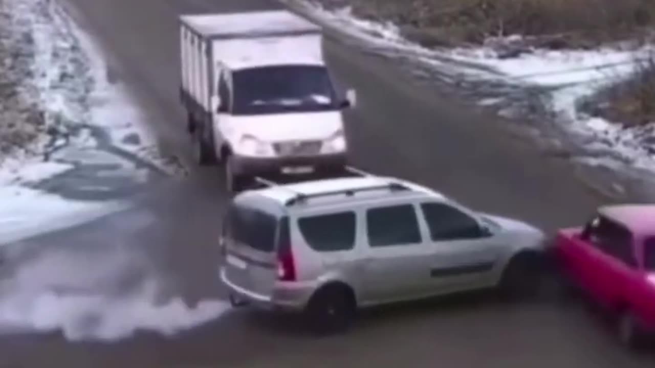 Car accident funny short- Watch People Drive Like Idiots