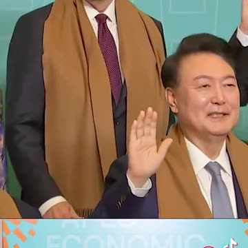 Kann es sein, dass Joe Biden nicht weiß, wo er sich gerade befindet, was nur, für eine Show ... ^^