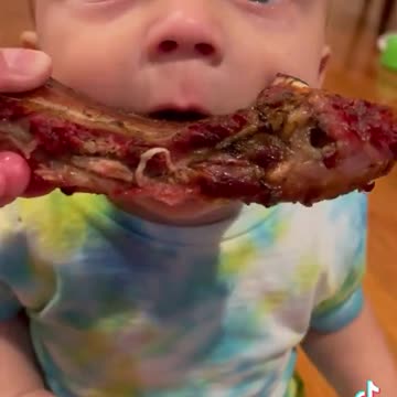 I Will Become Vegan The Day A Baby Makes That Face With A Piece Of Lettuce