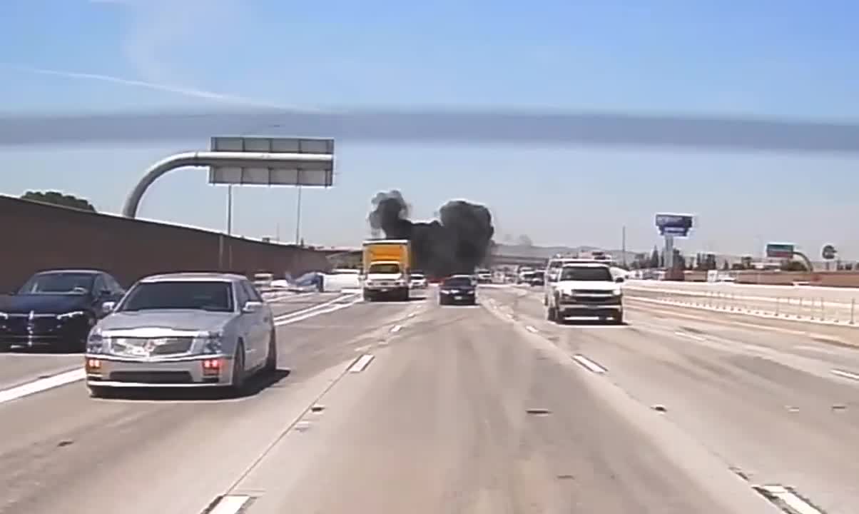 Caught on Video: Small plane crash-lands on Riverside Co. freeway