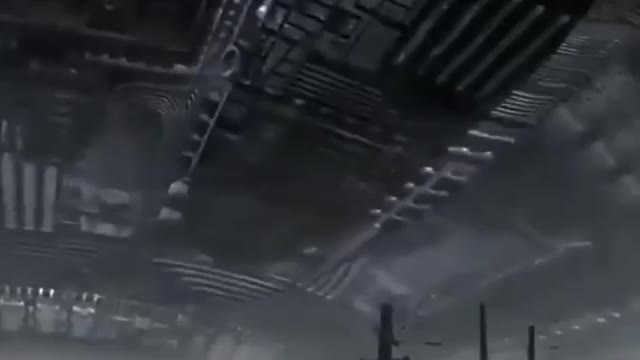 GIANT UFO APPEARS IN THE UNITED STATES