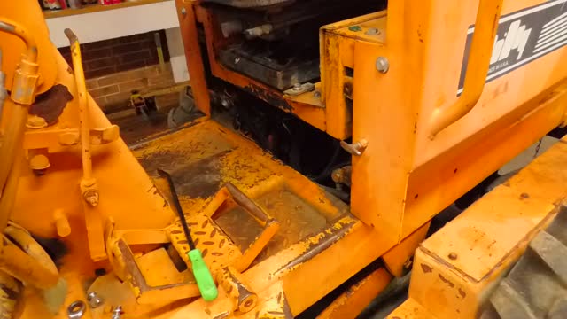 How can you tell if a switch is on or off without an ON/OFF plate? Look for the slot.