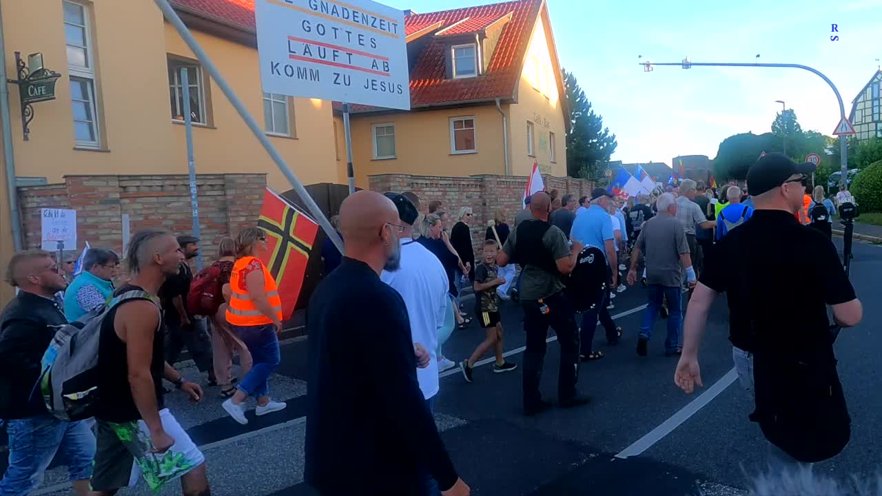 Wolgast - Der Demonstrationszug startet 12-07-2022
