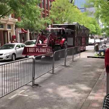 Party Tractor - 2nd Avenue North, Nashville, Tennessee
