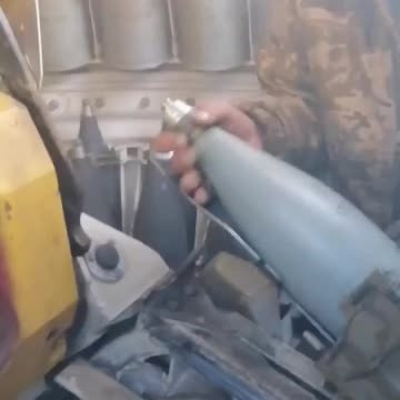 Incredible Footage from Inside Ukrainian Heavy Gun