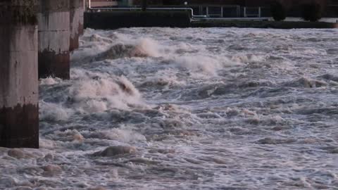 The dam flooded as a result of the high water level