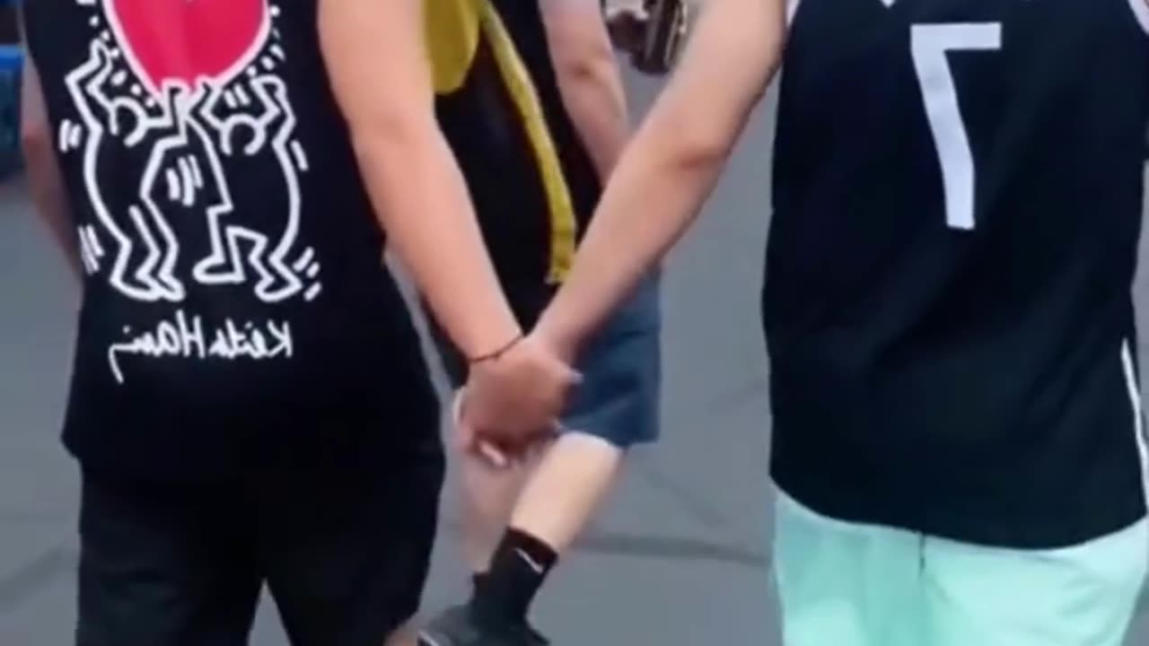 Holding hands prank. Funny!