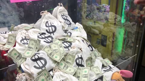 WON $500 CASH FROM MONEY BAG CLAW MACHINE!!! | JOYSTICK