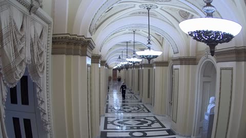 0257USCH02MainDoorHallnearH219_2021-01-06_00h18min30s607ms.mp4