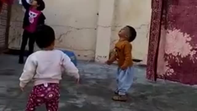 3 children ๐ถ ๐ถ ๐ถ