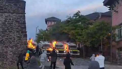 Petrol bombs being thrown at the PSNI in Derry.