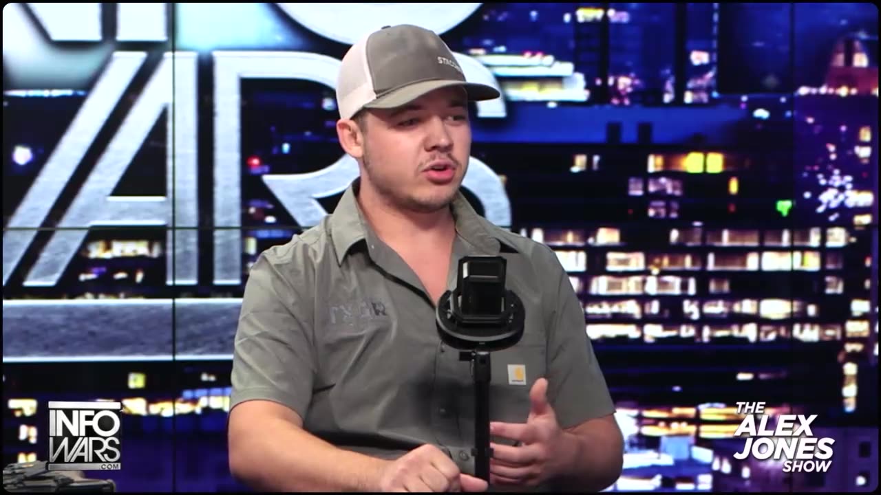 Kyle Rittenhouse & Alex Jones Pray For Donald Trump's Safety