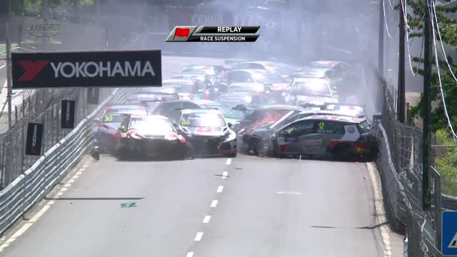 WTCR Race Big crash