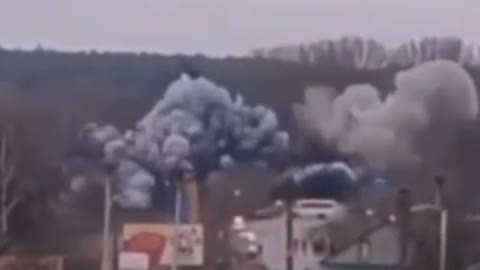 Explotan puentes en frontera con Rusia