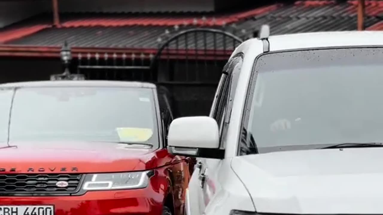 Range Rover and Montero chill Ride in the street