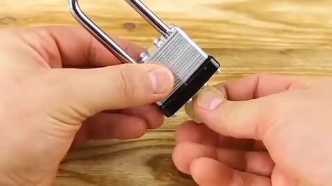 How to open a lock 🔐🔐