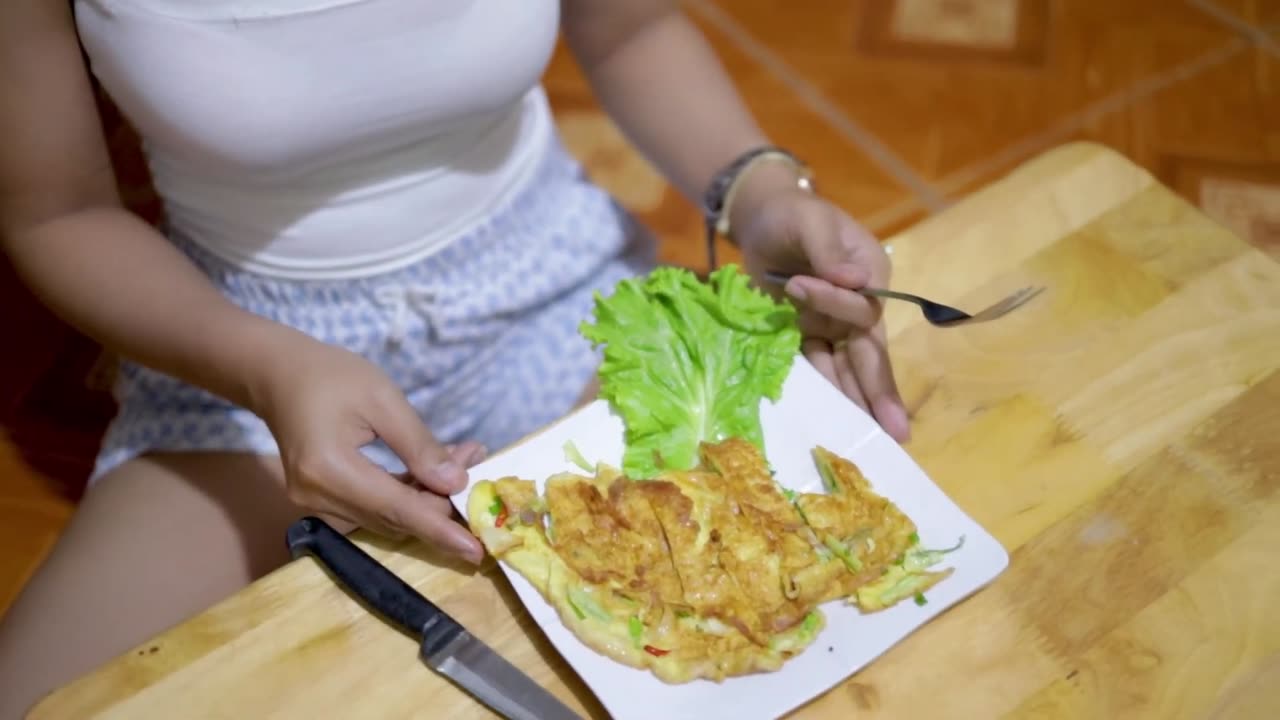 Asian Girl Mukbang.