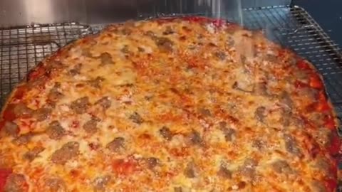 Tomato and Cheese Beef Pizza