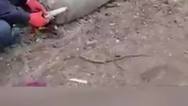 Ukraine Disarm Bomb by Hand With Bottled Water Ukraine war footage 2022 today compilation