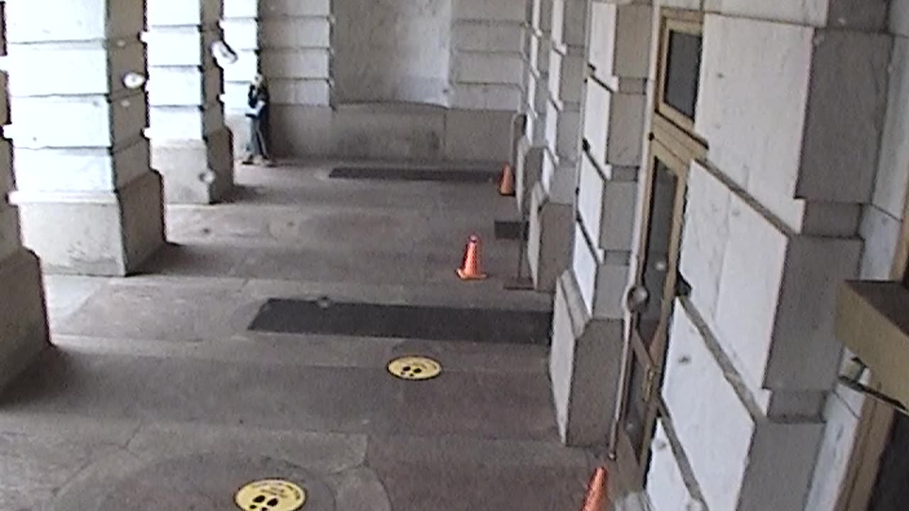 3210LHOB01MainEntranceExterior_2021-01-06_15h13min24s600ms.mp4